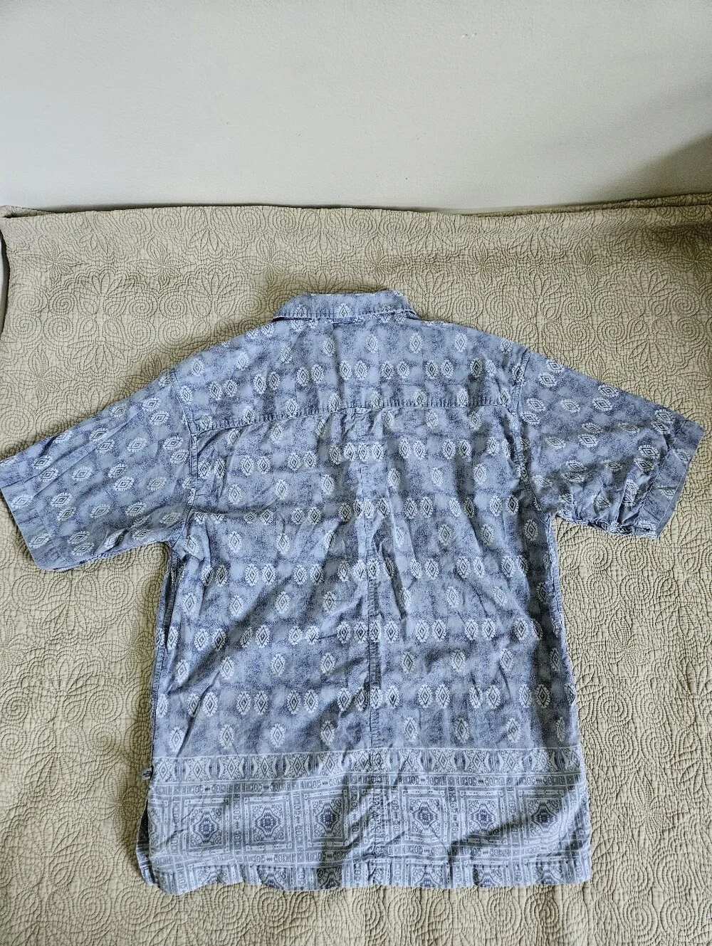 The North Face Men's Short Sleeve Blue Button Up Shirt Size M
